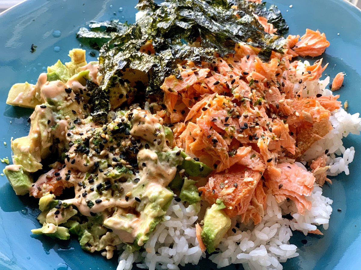 HopscotchMom's tweet photo. Easy DIY Poke Inspired Salmon Bowl! Perfect summery dinner ☀️https://t.co/EkdWlOLKTn https://t.co/A7GEf8oNFq