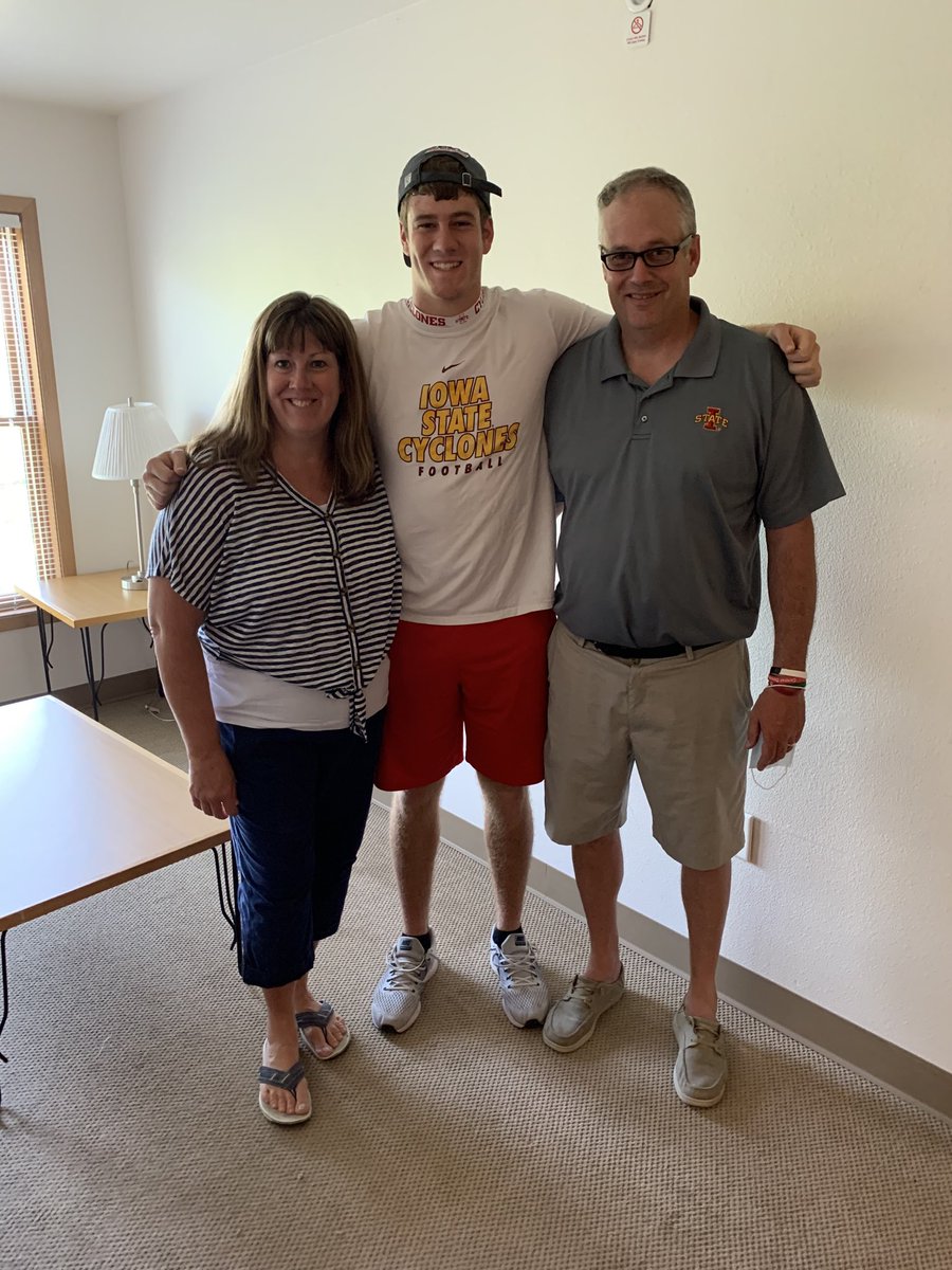 JuliePe83703889's tweet photo. All moved in! Ready for the next chapter...Good luck, Cole!⁦@cpedersen_12⁩ May all your dreams come true! Let’s Go State! ❤️🌪🏈💛 https://t.co/H5AGL3Fc1P