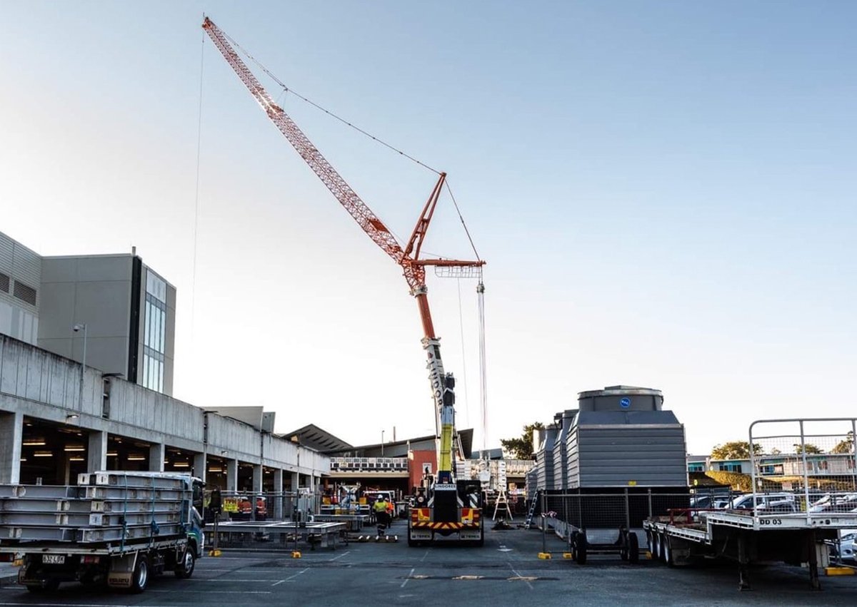 AGCoombsGroup's tweet photo. Great weekend’s work for the @AGCoombsGroup Projects team at Logan Hospital Qld involving a 350-tonne crane lift of 2 old and 4 new Cooling Towers. Great job by Carmar Rigging, Lindores Mobile Cranes and all involved. Another successful and #safe job. #BringingBuildingstoLife https://t.co/SFgsl6ymet