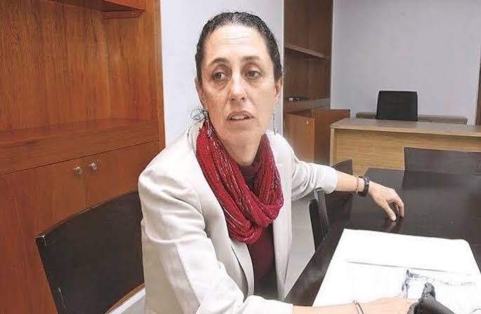 kikmtz's tweet photo. No hubo la necesidad de mandar elementos de seguridad porque fue una manifestación pacífica.

Los destrozos fueron por el impacto del #granizo

Parecen grafitis pero fue el hielo negro debido a la contaminación del aire

...

¿Saqueos?... https://t.co/vtCXFg8D9f