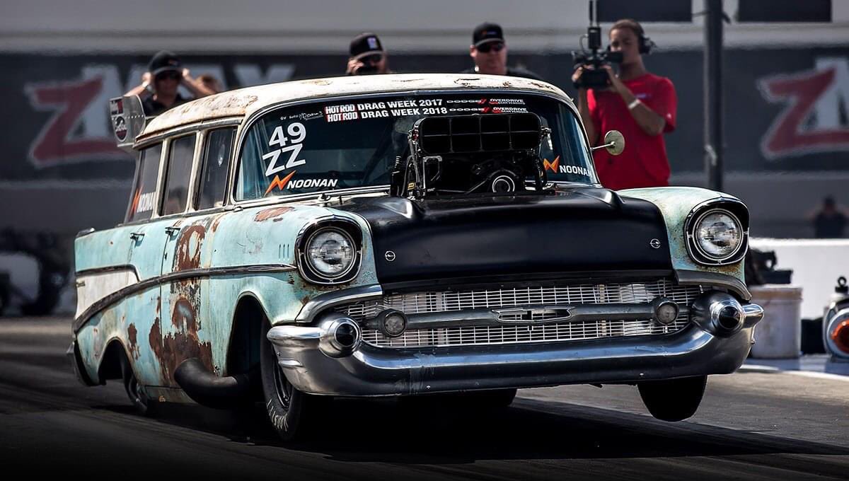 Both the Donald &amp; Joe ❤️ our Sh*tBox of Doom! 

Now 🦘s &amp; 🥝s get our new Sh*tbox of Doom t-shirts shipped frm 🇦🇺 ✂️ postage in 1/2! 

ORDER HERE: bit.ly/2XCx866

* Applies only to 2020 shirts #NHRA