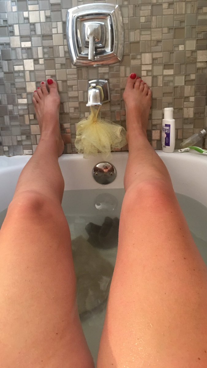 alotofgoodness's tweet photo. I’m #WHITE and @proud of #MySkinColor #Justice needs to be served for #ALLRACES #includingMINE #TITSUP https://t.co/cPgt6lEhvy