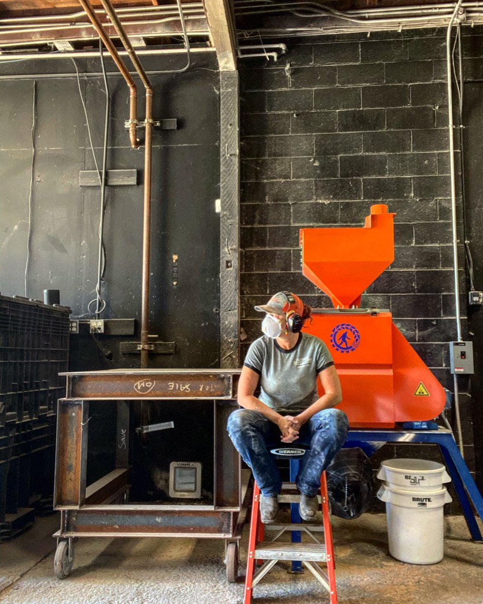 Alchemydist's tweet image. Milled hard red wheat for our Genever style Gin today. 1,500 pounds one scoop at a time. American-made roller mill by @MaltHandling 📸 by @theealchemist