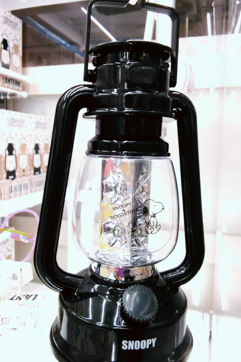 新館プライズ マスク着用にご協力下さい Twitter वर 人気です スヌーピー Ledランタン スヌーピー Snoopy Peanuts ランタン ルームランプ インテリア アウトドア おうちキャンプ お子様も安全 Llfs1