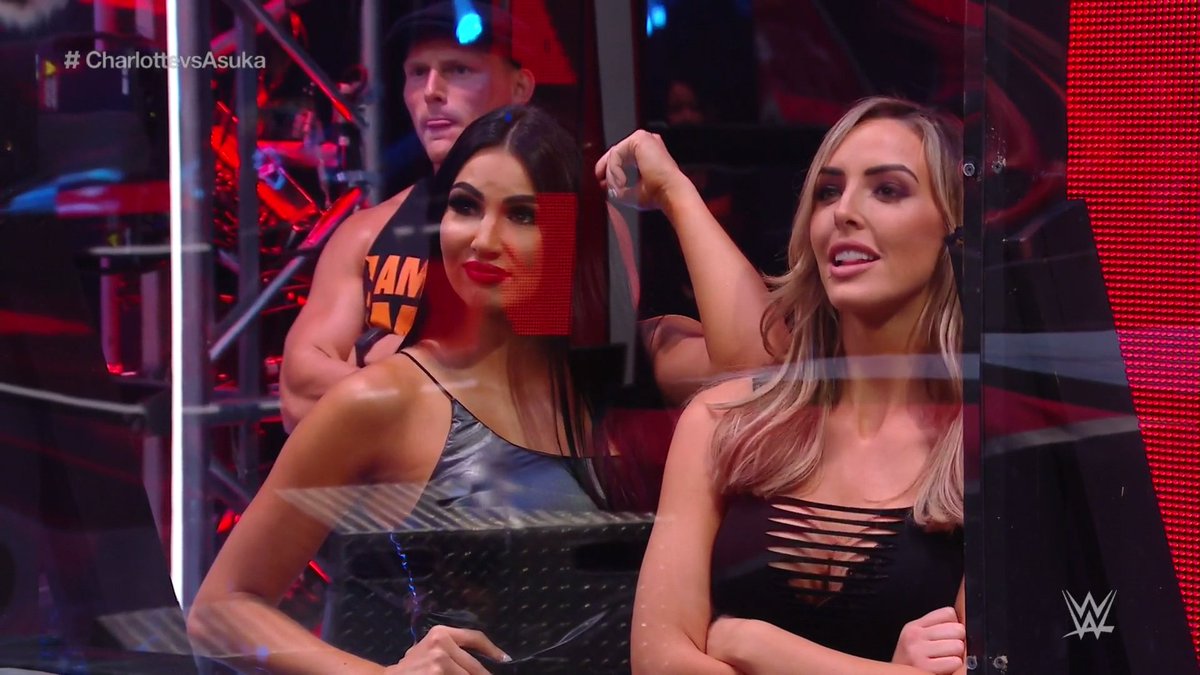 WWEUniverse's tweet photo. Hey, look who else decided to check this main event out!

#WWERaw #CharlottevsAsuka @BillieKayWWE @PeytonRoyceWWE https://t.co/zWjqJHDcnk