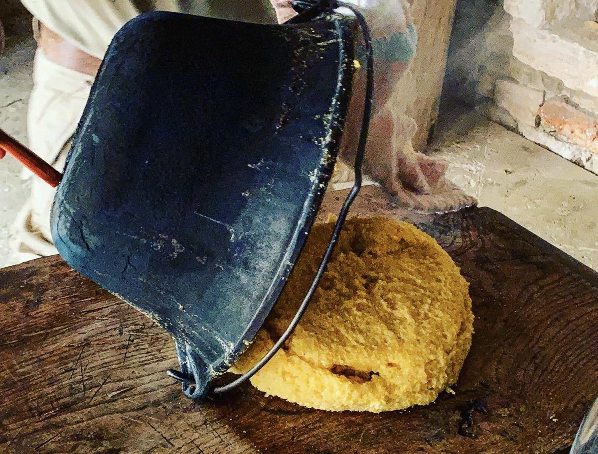 DavidSaranga's tweet photo. Mamaliga is the #Romanian national dish: a porridge made out of yellow maize flour. 

A simple dish of boiled #cornmeal that was cooked mostly by peasants in the past, often acting as a substitute for #bread.

Traditional in #Romania, #Moldova, #Chechnya, #Ossetia, #Georgia https://t.co/aUMwbT3t4x