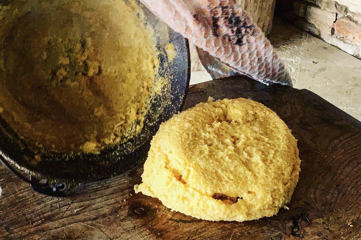 DavidSaranga's tweet photo. Mamaliga is the #Romanian national dish: a porridge made out of yellow maize flour. 

A simple dish of boiled #cornmeal that was cooked mostly by peasants in the past, often acting as a substitute for #bread.

Traditional in #Romania, #Moldova, #Chechnya, #Ossetia, #Georgia https://t.co/aUMwbT3t4x