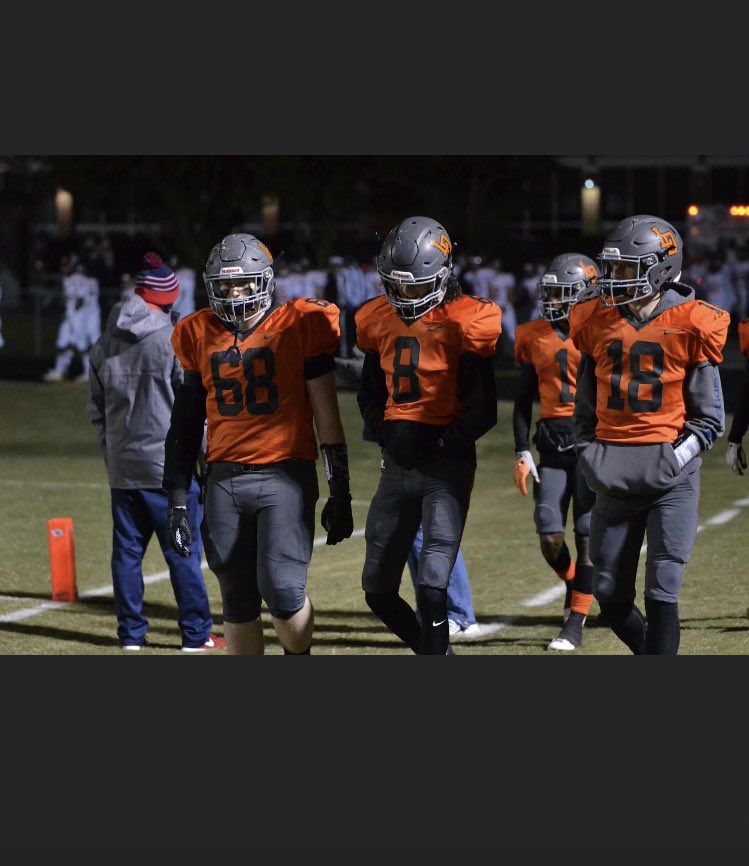 mvillehighfb's tweet photo. Congrats to this group of seniors graduating this week.  You all have bright futures!  Very proud of you all!  You all will be missed! https://t.co/6Nuy5nE5DH