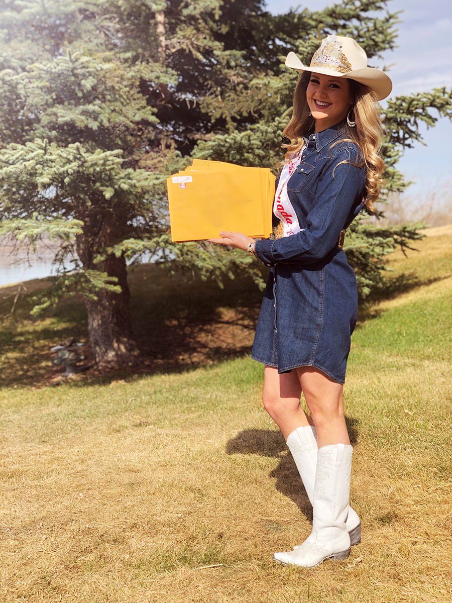 prorodeocanada's tweet photo. It's #MissRodeoCanadaMonday!

Catch @missrodeocanada’s  latest blog to see what Alicia has been up to!
https://t.co/tntyFCeV6D

#prorodeocanada #rodeo #sports #rodeoambassador https://t.co/7Osl7X5n2l