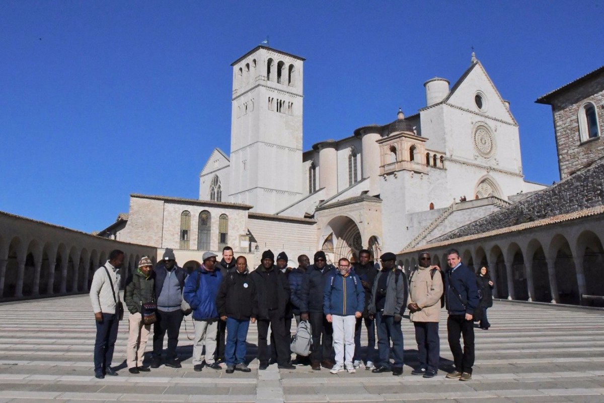 DsirBadola's tweet photo. Ressourcement spirituel à Assisi! https://t.co/yruqtVFJnO
