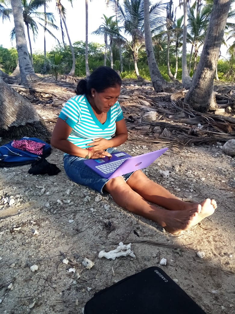 Estudiantes del Programa Anexo  de Guna Yala del Centro Regional Panamá Este no se rinden ante las adversidades, buscan la manera de continuar con sus estudios universitarios.