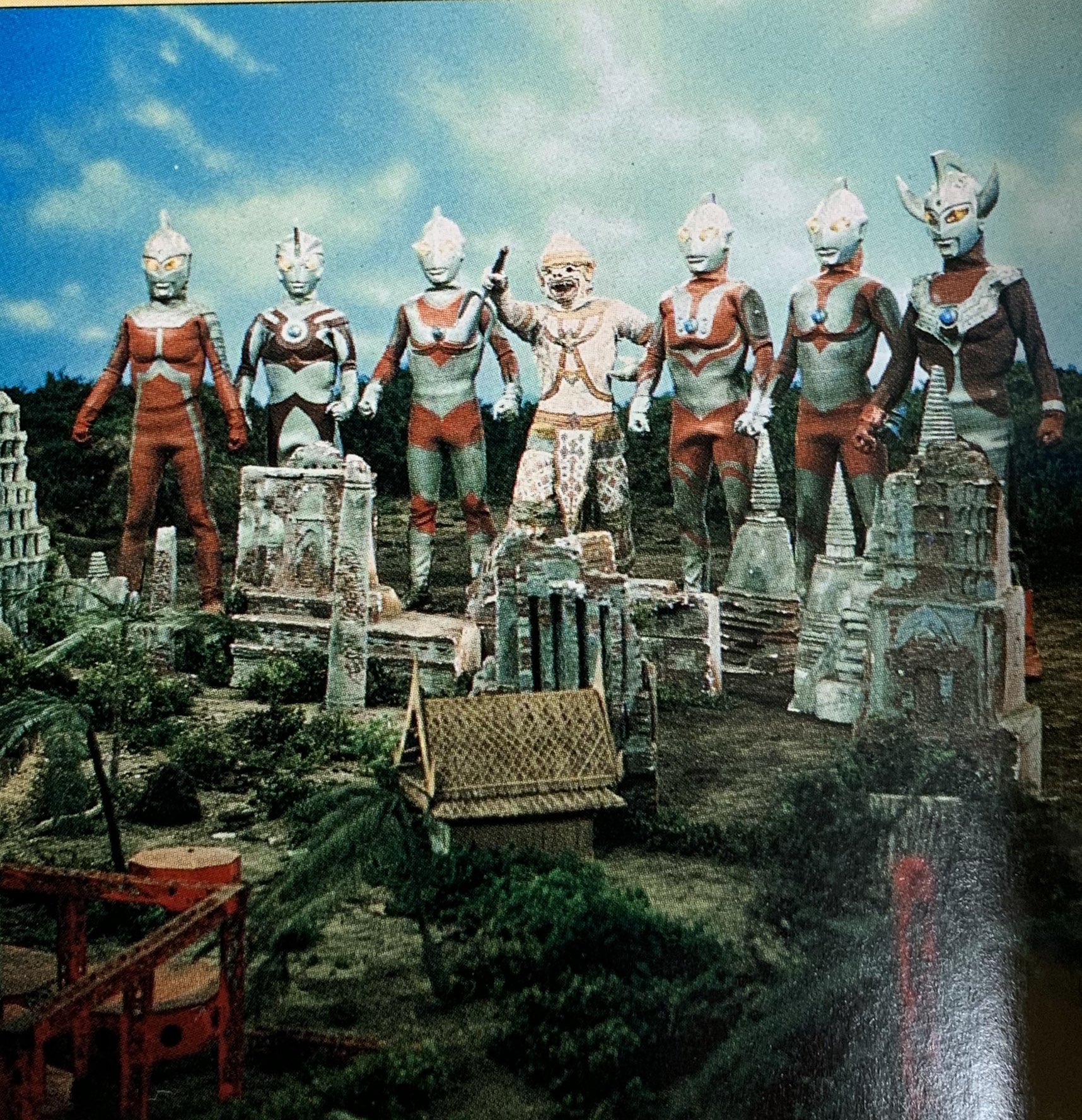 岡野剛 ぬ べ S4巻6月4日発売 トレンドにハヌマーンがあがってたので すでに多くの人がつぶやいてますけど 講談社 ウルトラマン大全集 より