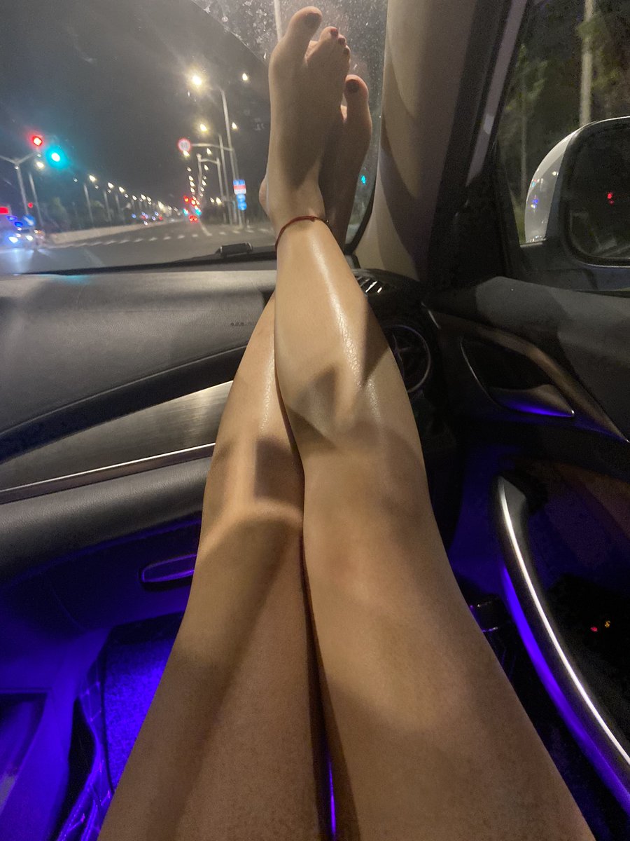 这么看腿还是蛮长的 https://t.co/ZOdCzfHkJ7