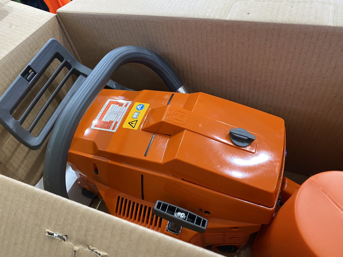 asisuto11's tweet photo. ハスクバーナチェンソー3120XPが入荷致しました❗️年に数台しか販売出来ませんが、今年は結構売れています😃
#大分機販 #大分県 #玖珠町 #玖珠 #小国 #阿蘇市 #日田市 #ハスクバーナ #husqvarna #120cc https://t.co/WXJxF0x5km