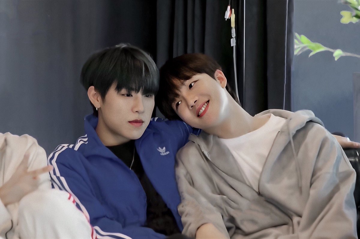 pwjfilm's tweet photo. Woojinnie’s comfort zone is Lim Youngmin. I can’t stop thinking about this fact.

#박우진 #PARKWOOJIN #WOOJIN #임영민 #YOUNGMIN #AB6IX #에이비식스 https://t.co/RqYrft1o8R