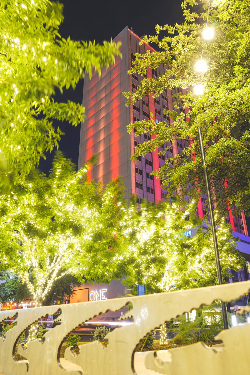 SalgadoPhoto_'s tweet photo. ONE San Jacinto in downtown El Paso is lit up tonight, Monday, June 8, in rememberance of George Floyd. Mayor Dee Margo announced the lighting of the building, “These lights will shine as a symbol that racism and hate have no place in El Paso... https://t.co/ArWVHJcP4S