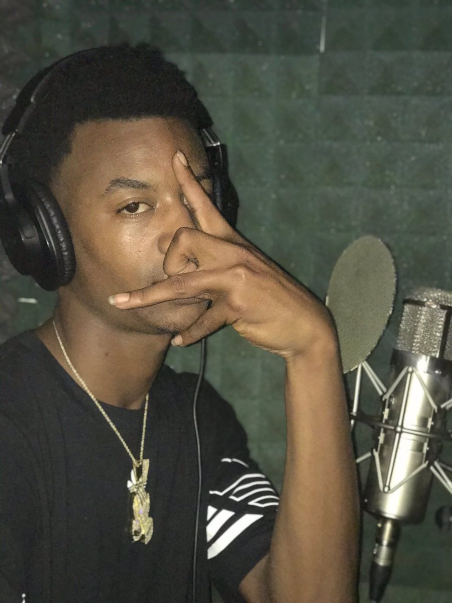 DollaViews's tweet image. #MillionDollaMusic !!