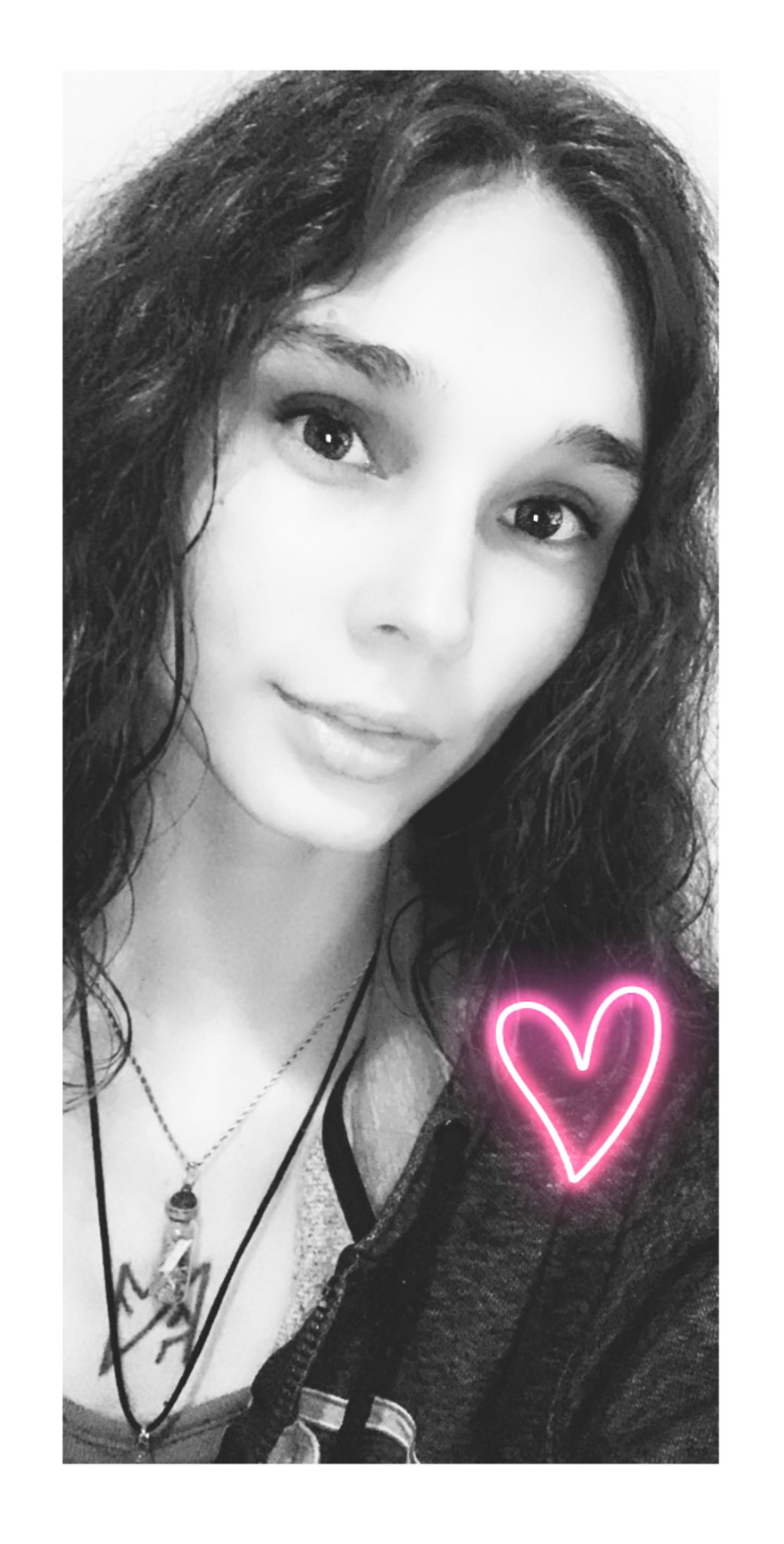 3 pic. Selfies!! I did my hair today after my shaoer but it looks like hell 🙃 https://t.co/QNvBoJShiC