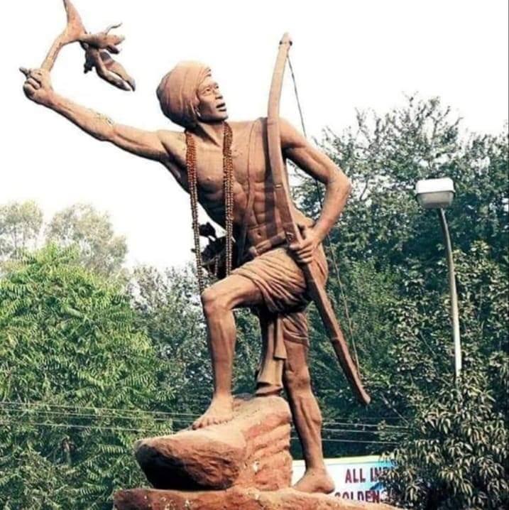 SureshK65569964's tweet photo. आदिवासी समाज कि चेतना और महान क्रांतिकारी कुर्बानी, त्याग और बलिदान के प्रतीक महज 25 साल कि उम्र में शहीद हो गयें। ll120 वी पुण्यतिथि पर नमनll
#BirsaMunda #JoharBirsa https://t.co/RNOy3EGdJw