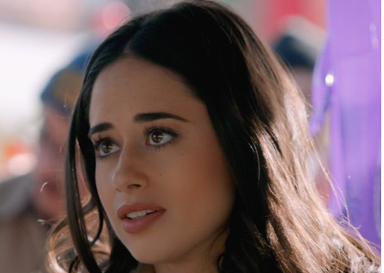 CraveYouTV's tweet photo. In the penultimate episode of #RoswellNM, there are not one but TWO bombs at #CrashCon! Can Liz, Max, and the rest of the friends intervene before its too late? Read our recap/review now! @CWRoswellNM! #Roswell https://t.co/A4R2WUU95K https://t.co/R08EZQKv3D