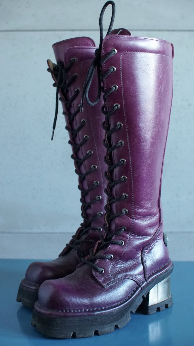 CreakyBoots's tweet photo. Would these boots make my ass look big?

I mean, if they don't I suppose I can just make it bigger myself... https://t.co/np2P8hAd5p