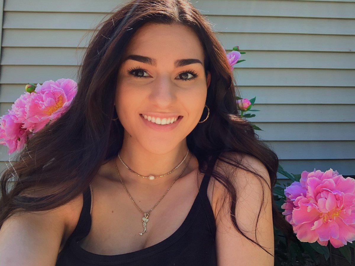 Nicole tweet media