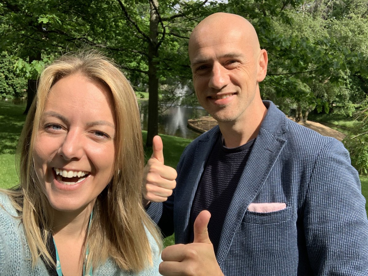 Her er vi på hjernedate i sola! Husk å tren hjernen! Kanskje du vil sjekke ut Memolife <a href="/frankwedde/">Frank Wedde</a> og spille hjernen i form du også? #mentalhygiene #kommunikasjon Memolife.com 🚀🧠 #memolife