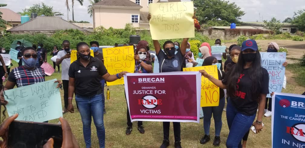 bobolaagbeja's tweet photo. Our voices was loud and clear at Ibadan on a peaceful protest against gender based violence 
#justiceforrapevictims #saynotorape
#saynotogbv
#takingresponsibility https://t.co/fTpiOhp6ux