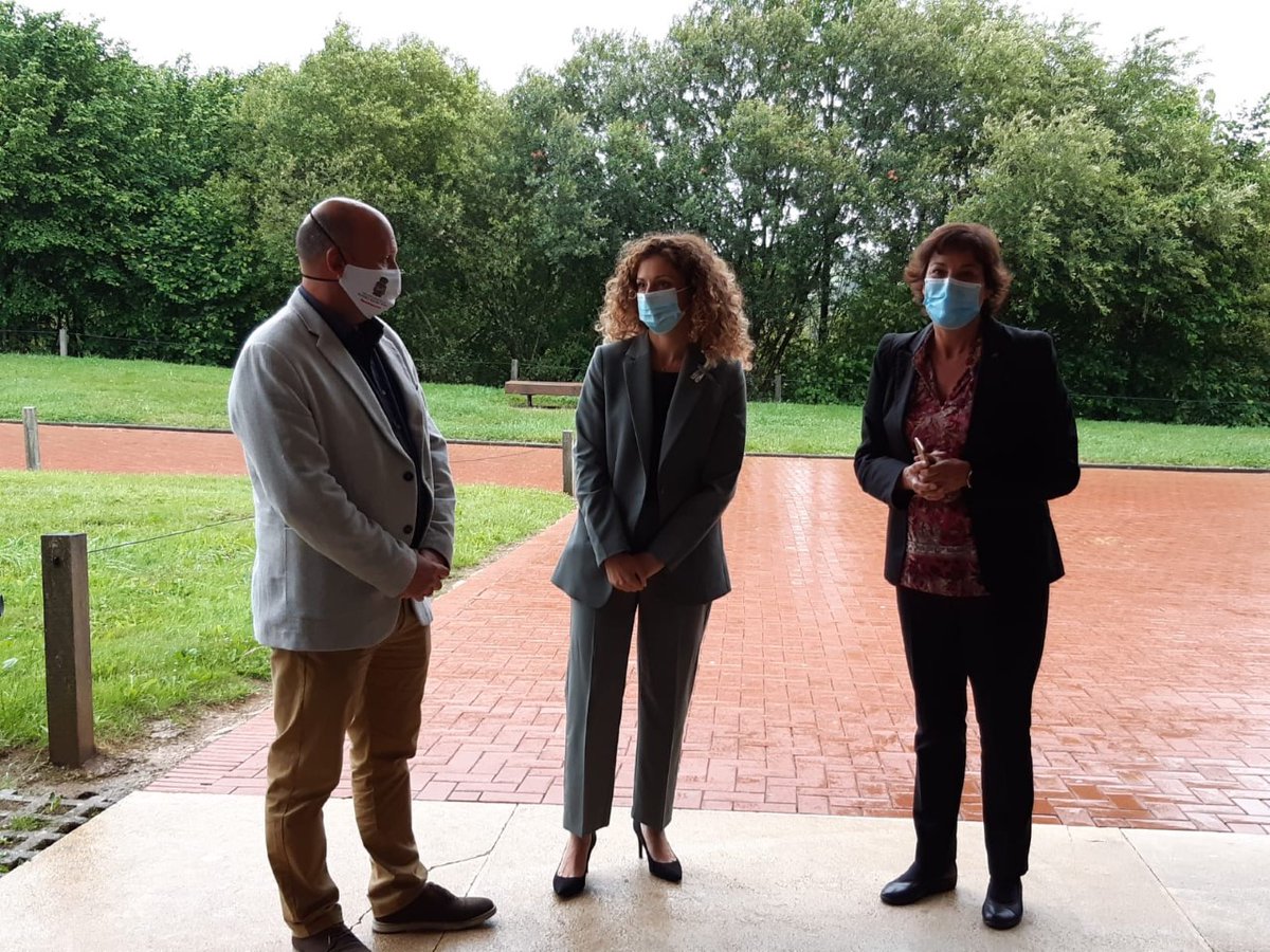 Hoy hemos asistido a la reapertura del Museo de Altamira con la Delegada del Gobierno de Cantabria, Ainoa Quiñones, y en representación del Ayuntamiento acudieron Ángel Rodríguez como alcalde, Pilar Alcorta como concejala de Cultura, y Paula Pérez cómo concejala de juventud.