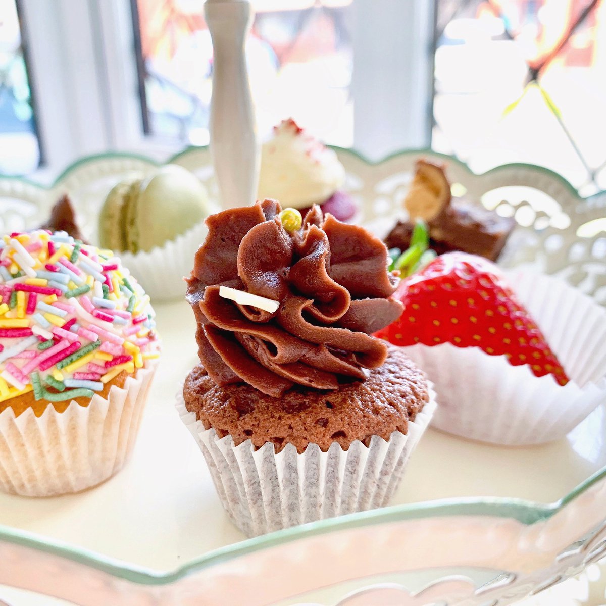 A little bit of <a href="/HLCupcake/">Hey Little Cupcake!</a> goodness to kickstart Tuesday 🧁