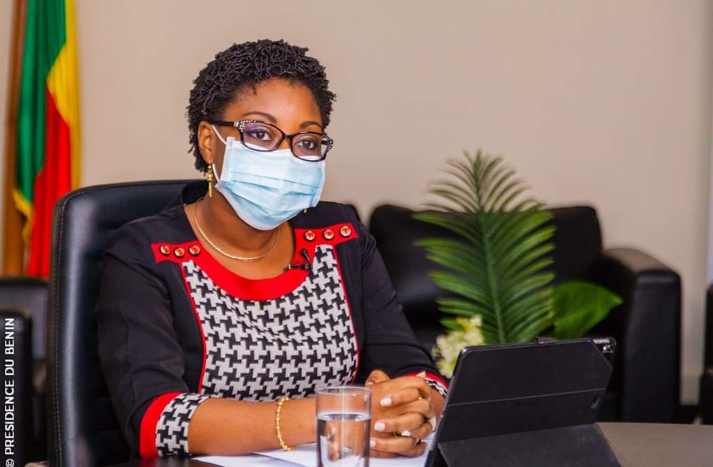 Avec ma collègue Mme Eléonore YAYI LADEKAN, #MESRS, nous avons répondu aux questions des étudiants sur la plateforme e-learning des universités publiques lors de la 13ème session #AskGouvBenin 
Lisez l'intégralité de nos réponses 👉 ask.gouv.bj/article/15/tou…
#etudiantbj <a href="/gouvbenin/">Gouvernement du Bénin 🇧🇯</a>