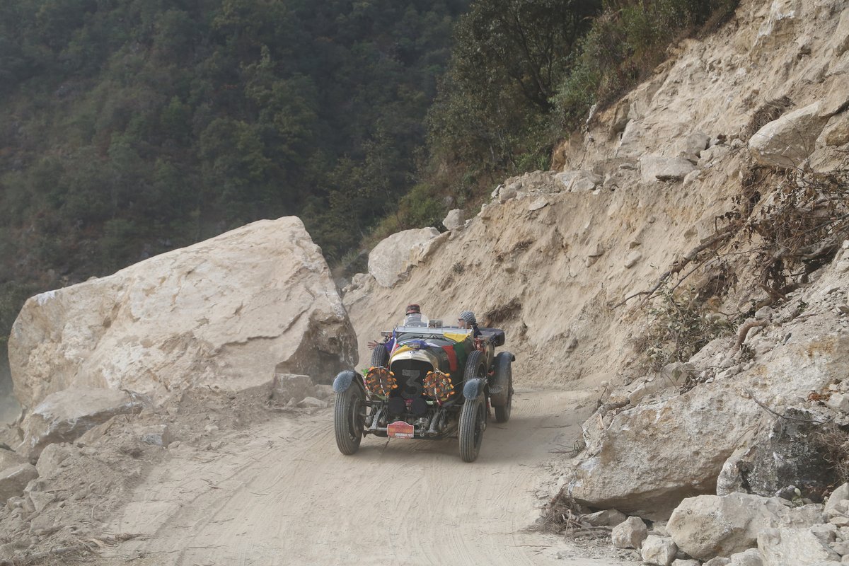 Rally_Round's tweet photo. Chris and Nicola Lunn snake through the rocks in their 1929 #Bentley 4.5 Litre Le Mans on the 2015 Thunder Dragon #Rally, a #drivingadventure through the legendary Kingdom of Bhutan.

#ClassicCars #ClassicCarRally #VintageCars #VintageCarRally #Travel #Tibet #China #Bhutan https://t.co/jtBDcaeeXQ