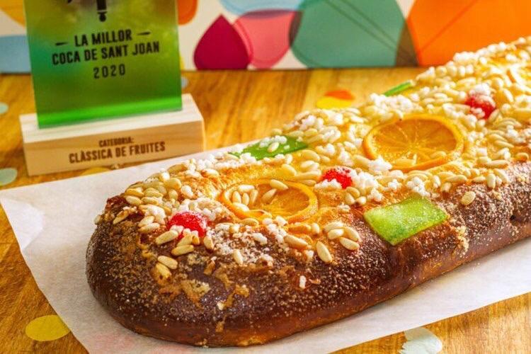 CECUbarcelona's tweet photo. CHEF ECUATORIANO 🇪🇨 GANA CONCURSO EN BARCELONA A LA MEJOR COCA DE SANT JOAN

El Chef 🇪🇨 Pachi Larrea, ganó el concurso🥇"Mejor Coca de Sant Joan 2020", organizado por Sr. y Sra. Cake y el Gremio de Panaderías de #Barcelona.

IG: @pachilarrea

#TalentoEcuatoriano🇪🇨💪#SantJoan https://t.co/XqbxKZlKu8