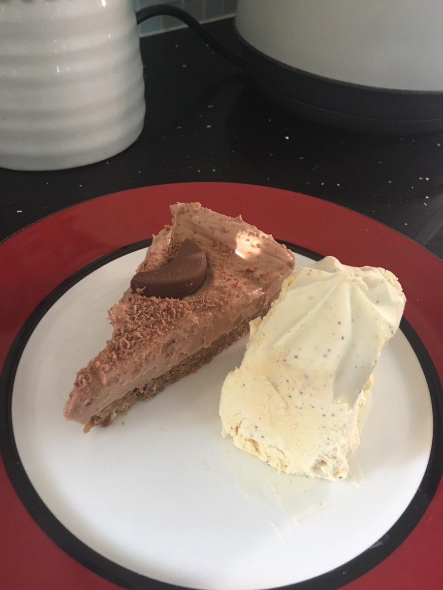 ElginAcHE's tweet image. The COOK DOWN cheesecakes are looking great! Oreo, chocolate orange and much more!! 👩🏻‍🍳🧑🏼‍🍳🍰🧀#getyourcookon #cookdown #cheesecake #TeamEA
