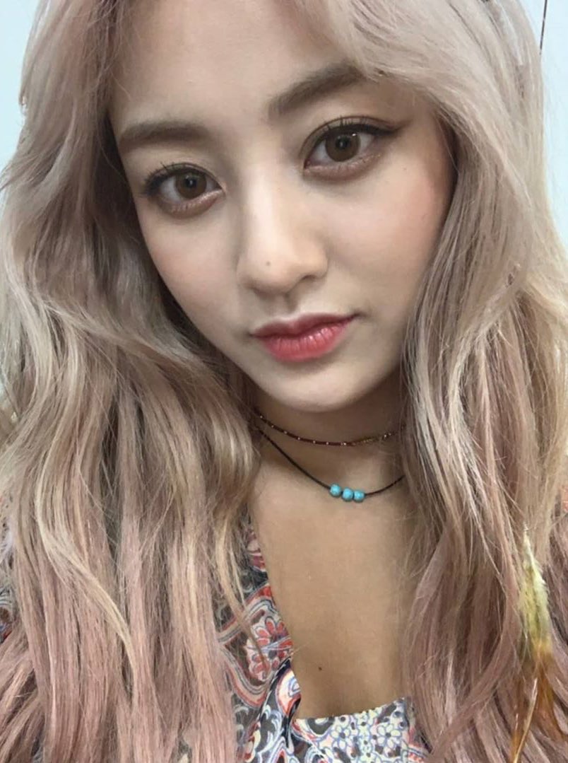 96MKA_'s tweet photo. selamat siang sayang2ku. 

mutualan? rt aja ya by
fambest? dm aja , aku ga galak kok.
#mutualantwtr #Mutualankuy #roleplayerindonesia #rpw #roleplayerkpop #fambest #JIHYO https://t.co/qeuuDrcNDK