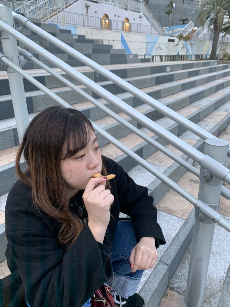 violets_vio's tweet photo. 【幹部紹介　副代表・女キャプ】

愛され女キャプ💜抜けてるのに試合ではすっごく頼もしい❗️

①高橋萌子　経済・経済
②ライト
③長野
④いつも誘ったら誰かしら集まってくれて本当に面白くて楽しいとこ
⑤最近飲んでません
⑥早くコロナ収まって1年生とも早く遊びたいです😉ぜひviolet'sに来てね！ https://t.co/e8lQwgAPrm