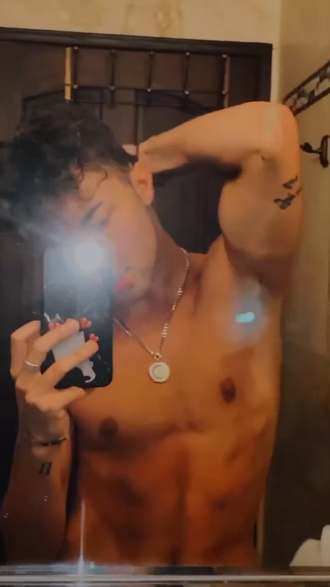 𝐬𝐭𝐚𝐲 𝐮𝐩 𝐥𝐚𝐭𝐞 𝐰𝐢𝐭𝐡 𝐧𝐨𝐭𝐡𝐢𝐧 𝐨𝐧 𝐦𝐲 𝐦𝐢𝐧𝐝