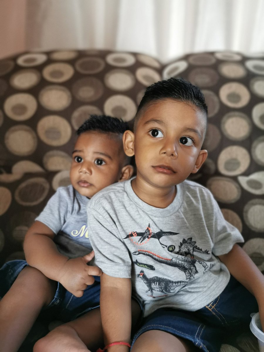 Koveshn's tweet photo. LOVE LIVES HERE @DarrenKeriSky #HuaweiP40Series #HuaweiAppGallery
#siblinglove #Familylove #Mylove #OneLove #SpreadLoveNotHate
@DarrenKeriSky #HuaweiP40Series #HuaweiAppGallery https://t.co/6bxjd4HyLt