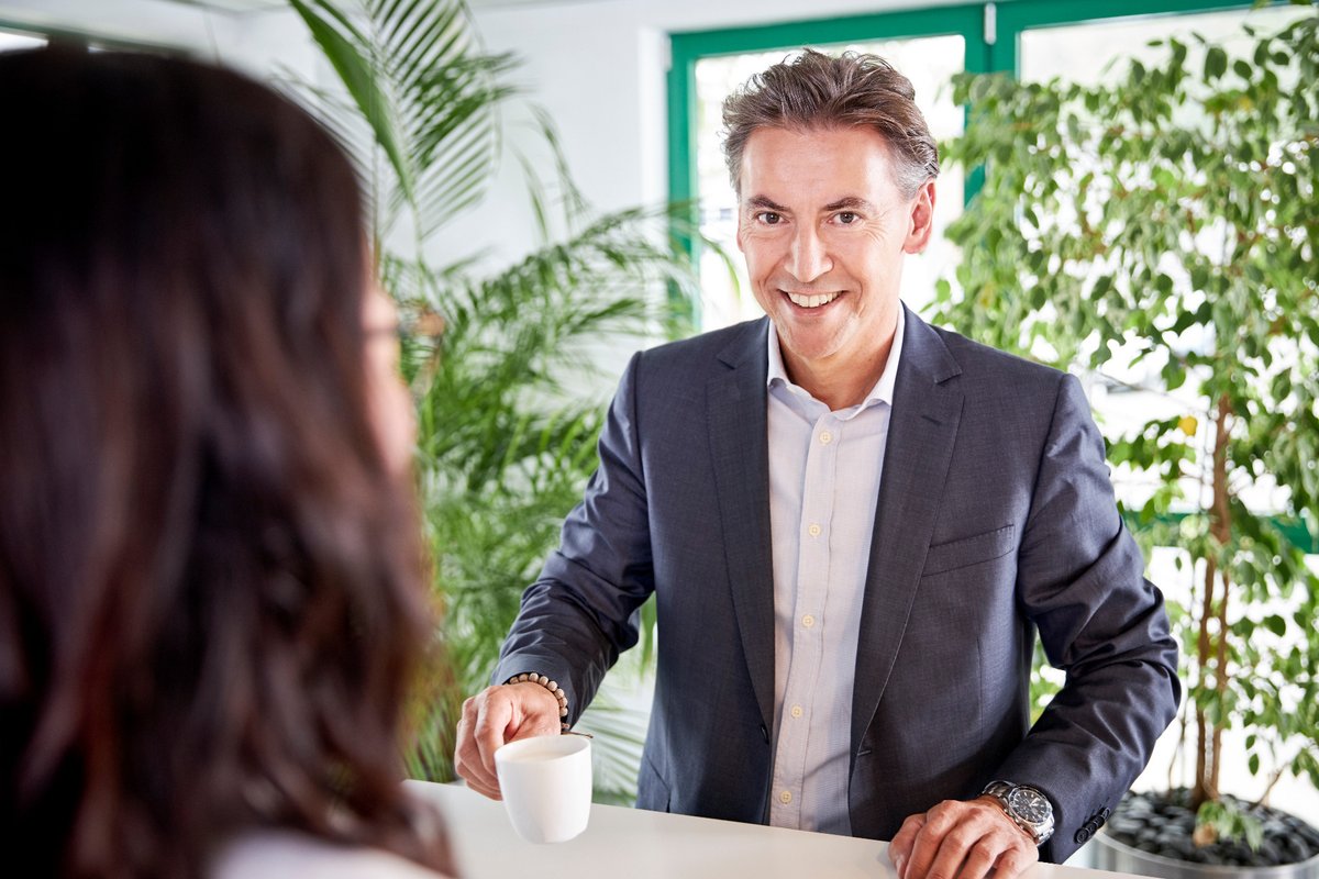 „Grundsätzlich lassen sich alle HR-Prozesse als Service aus der Cloud beziehen.“, so <a href="/RalfGraessler/">Dr. Ralf Graessler</a> zur #Digitalisierung im #Personalwesen. Entscheidend bei diesem Trend ist allerdings der Nutzwert für die Menschen und das Unternehmen. fcld.ly/6xovlzm