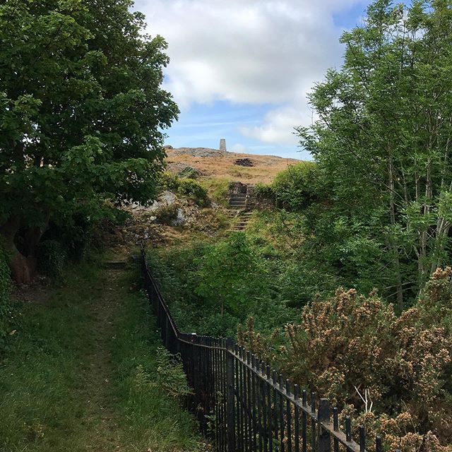 WalesTrails's tweet photo. The most local walk ever, Ben Twthill is so close to home. It’s a nice little pre-home school walk 🤗 #mywalestrails #roamsweetroam #walklocal .
.
.
#caernarfon #northwales #gogleddcymru #twthill #staylocal #wewalkaround…

📸 https://t.co/pbIhSHGFTl via https://t.co/IFM5z5YKmS https://t.co/MB8ndjStxM