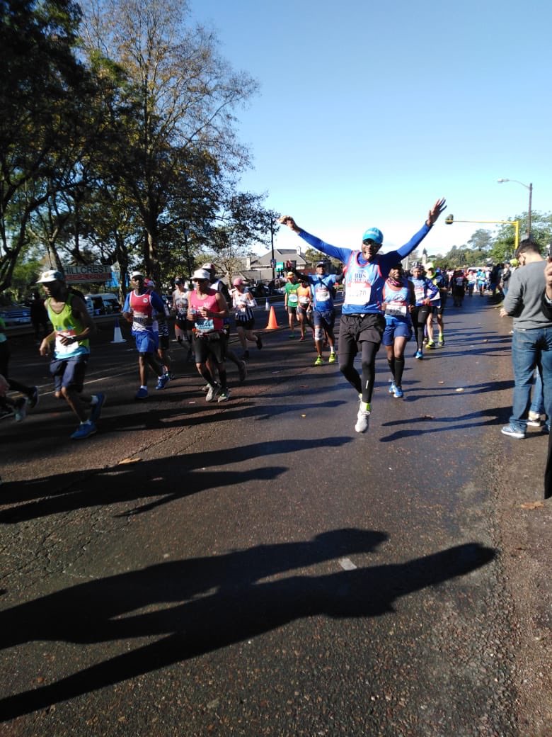 Somewhere along the road, I don’t remember the exact details, we met the BDS support team.  @Kegomod66868021,  @Khensan30753141,  @DINEO93, Ses Caro and  @maria_naniki had made efforts to support us and as always, it was an absolute pleasure seeing them next to the road