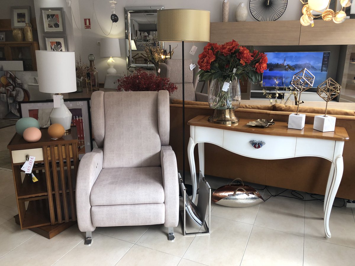 bysetdecoracion's tweet photo. ❤️ ❤️ #decoracion #relax #iluminacion #complementos #muebles #diseño #hogar #interiorismo https://t.co/EWqW5NN1IQ
