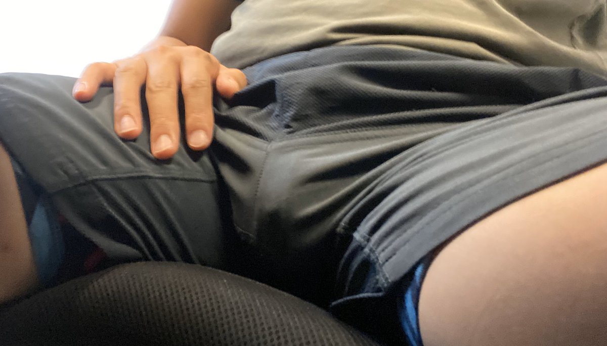 workbasetoo's tweet photo. Spy~
#underwear
#bulge
#sportshort https://t.co/KV9tCxBG0q