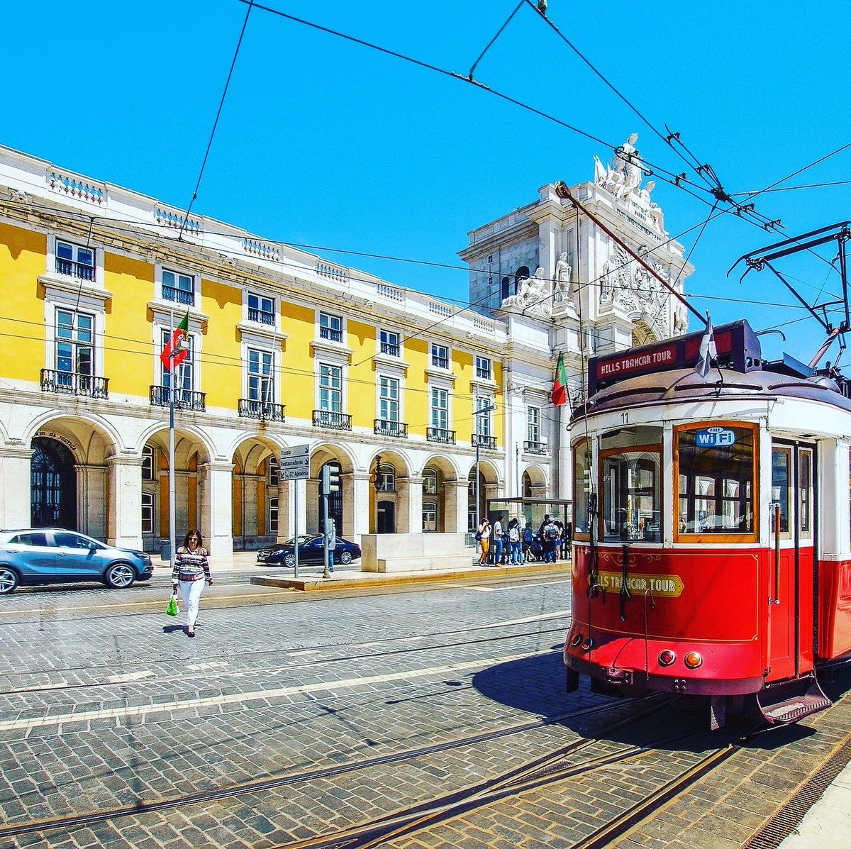 [LE SAVIEZ-VOUS?] #portugal🇵🇹 Le #Fado : chant typique portugais fait partie du patrimoine immatériel et est reconnu par l’UNESCO comme tel. 
La mélancolie et la nostalgie sont deux des thèmes font partie de ce genre musical, que les Portugais vivent avec tant de sensibilité.