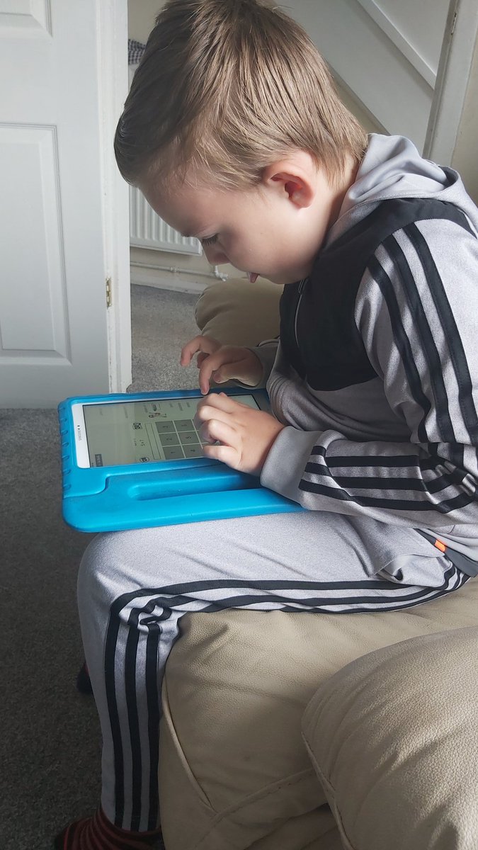 Melissa12474559's tweet photo. @ButtonLane_ back to home schooling after the holidays.. back right on it! Well done boys ๐ฅฐ they come from a very good school which provides me with all the support and work we need. #buttonlane. https://t.co/oLPEVy22iG
