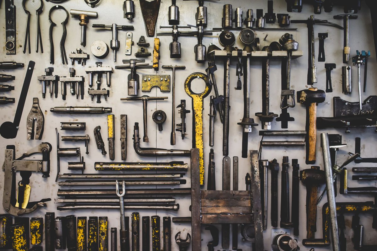 AlvisCarCompany's tweet photo. #ToolTuesday
#Alvis #AlvisCars #Supercar #ClassicCars #HistoricCars #VintageCars #LuxuryCars #Alvis100 #craftsmanship #coachbuilders #tools #continuationseries #UKmfg #BritishHeritage #MadeinBritain #mechanics #workshop #factory #handmade https://t.co/V1Rxk4uWTx