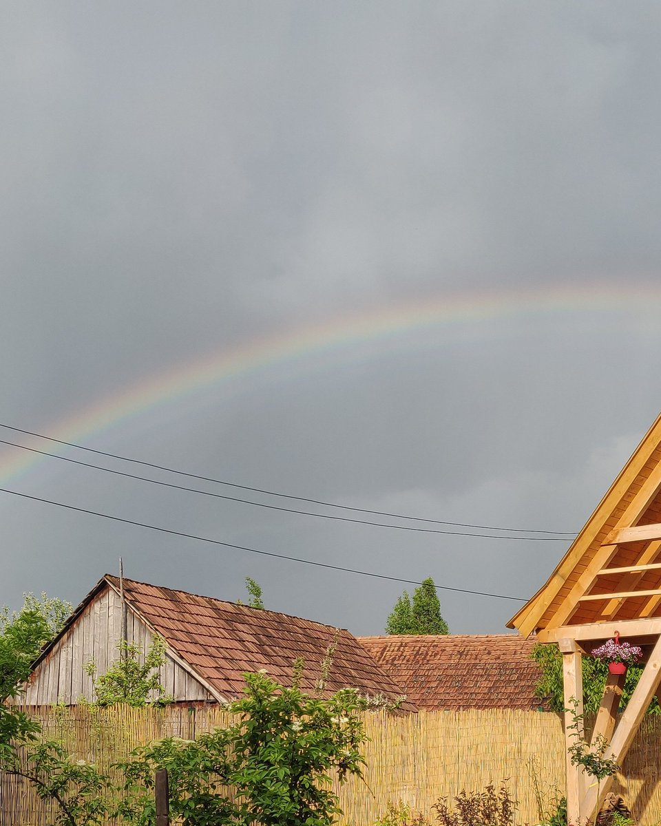 rosiesretreats's tweet photo. Rainbow over The Magic Cottage Transylvania π #airbnbsuperhost #homestay #safeplacestostay #travelromania #transylvania #easterneurope #airbnb #travlocals #bookyourstay https://t.co/saNkFvWgKi