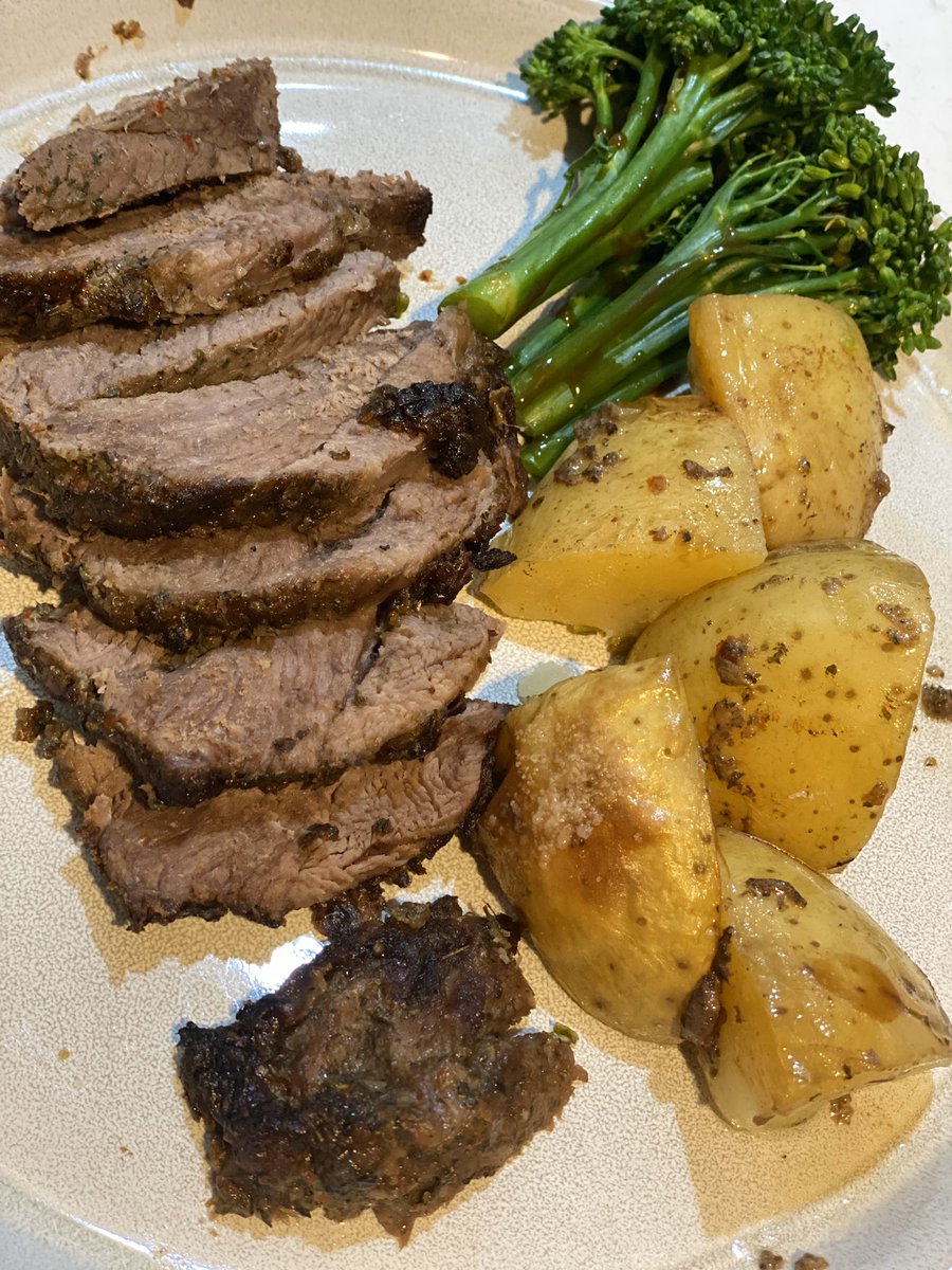 tomhagan88's tweet photo. Itโs a Mudgee type of night at our place. Mudgee Lamb matched with a beautiful diLusso Sangiovese from a new favourite vineyard of ours #Mudgeewine #diLusso #SupportLocal https://t.co/L9qTuqOw9x