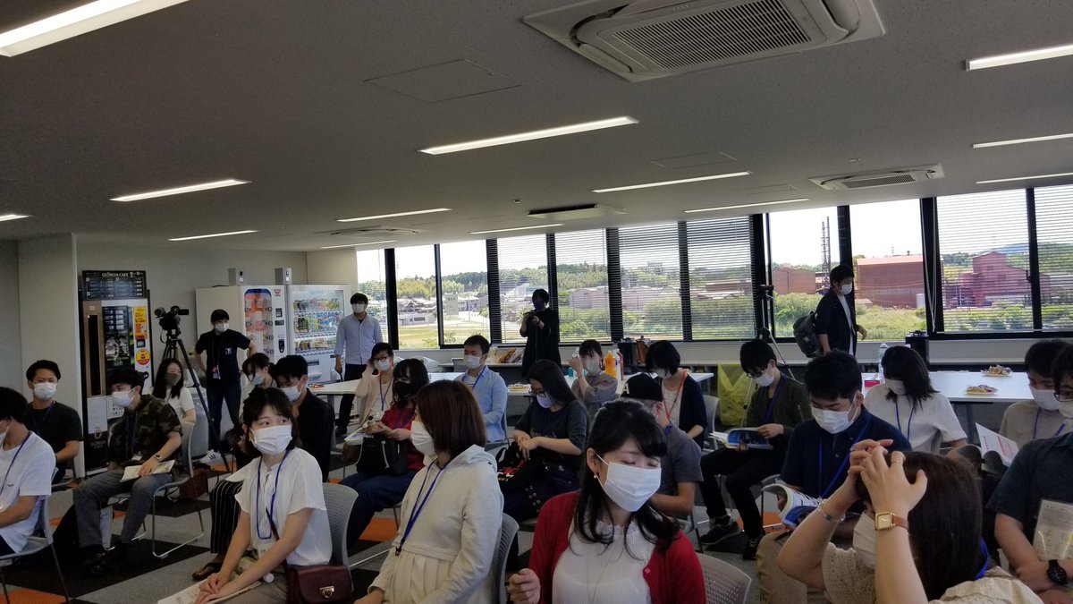 伊賀市若者会議 On Twitter 第2期 始動 6月7日に伊賀市若者会議第2期のキックオフイベントを行いました 今年行うプロジェクトの説明やメンバーの自己紹介 トークライブといった 内容の濃い時間となりました 第2期もよろしくお願いいたします