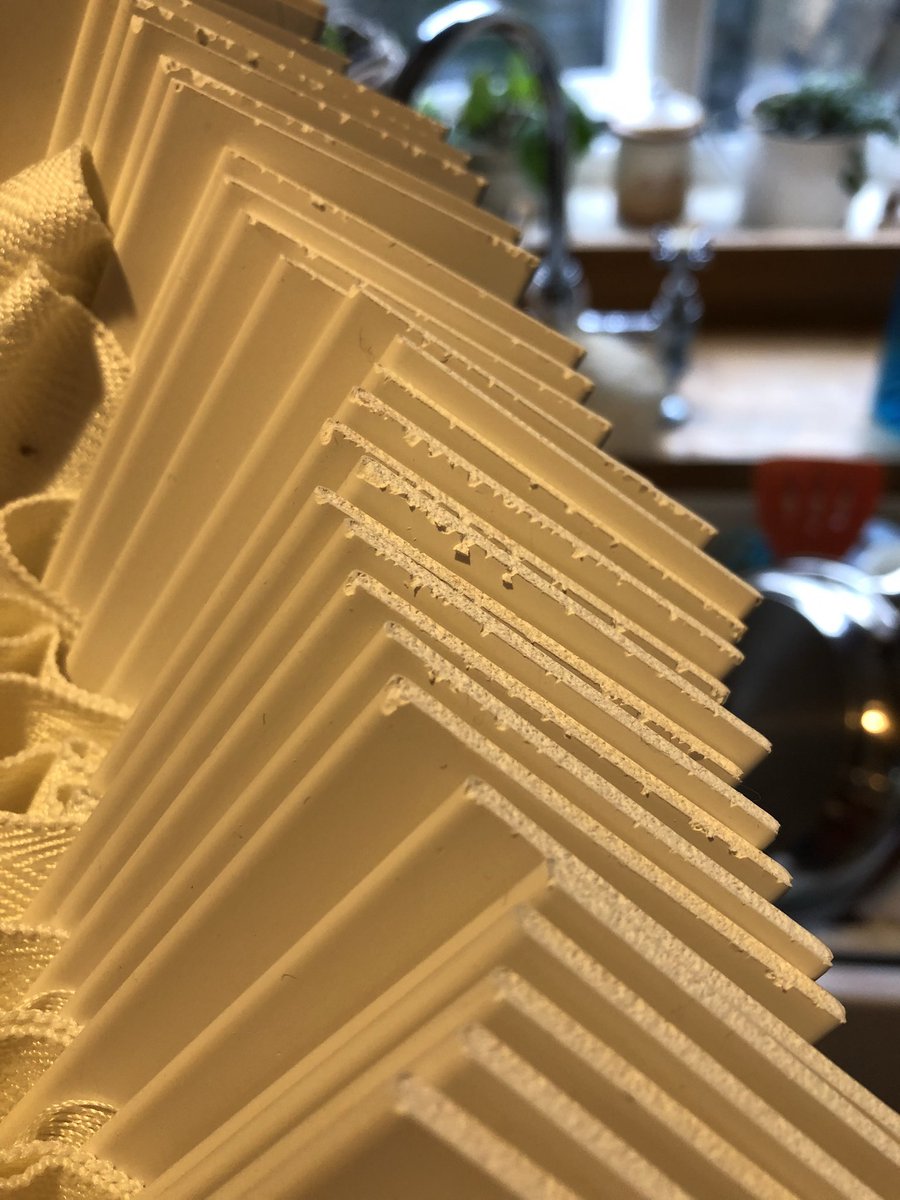 theblindmole4's tweet photo. @blinds2go the quality of my new blinds is discussing but you refuse to acknowledge my complaint &amp; give me a refund 😭damage on arrival https://t.co/reugJjKxHg